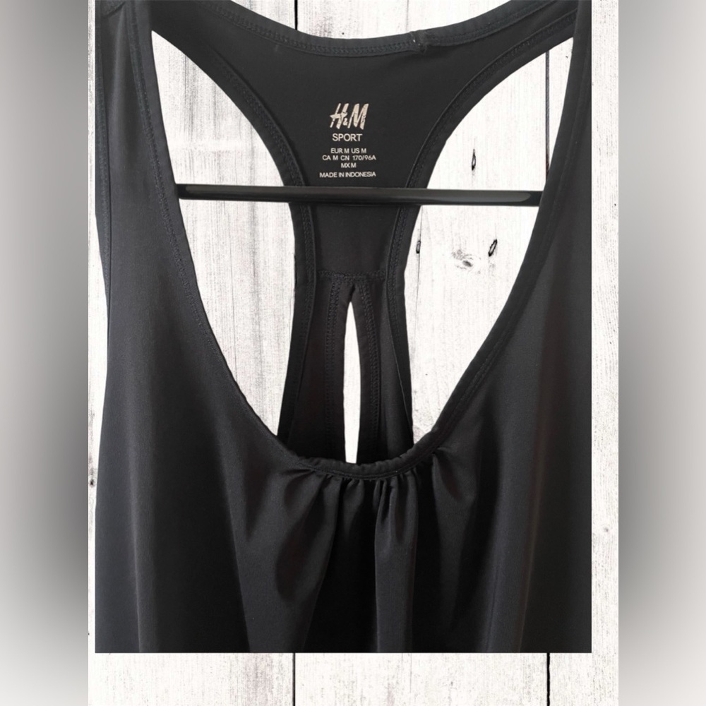 H&M Sports Womens Black Workout Tank Top Medium Racerback Key Hole Back - Picture 3 of 7